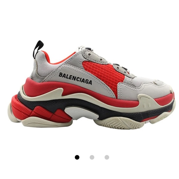 Balenciaga
Triple S Sneakers Size: 35/4 Perfect Condition Colour: 6495 - Picture 4 of 4